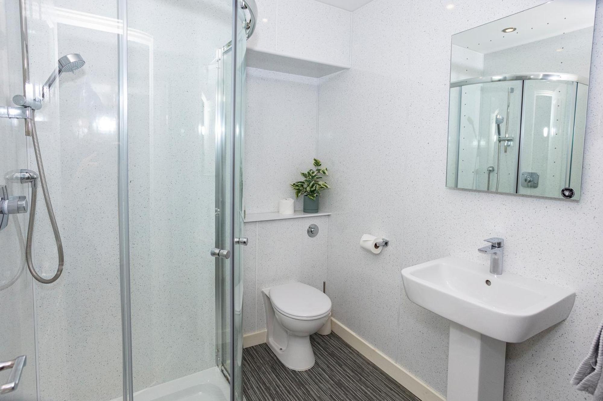 Old Surgery Guest House Ullapool Bagian luar foto