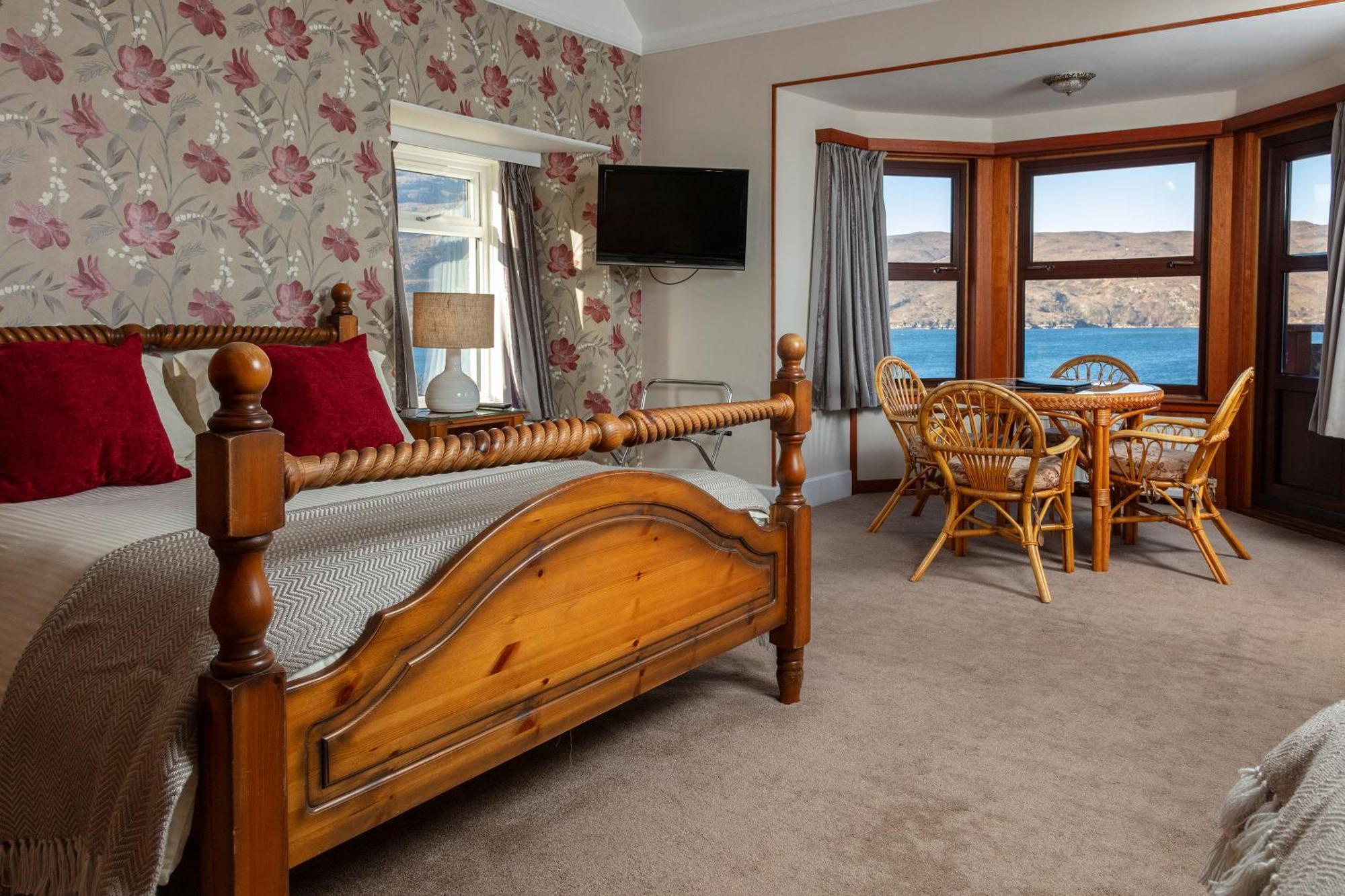 Old Surgery Guest House Ullapool Bagian luar foto